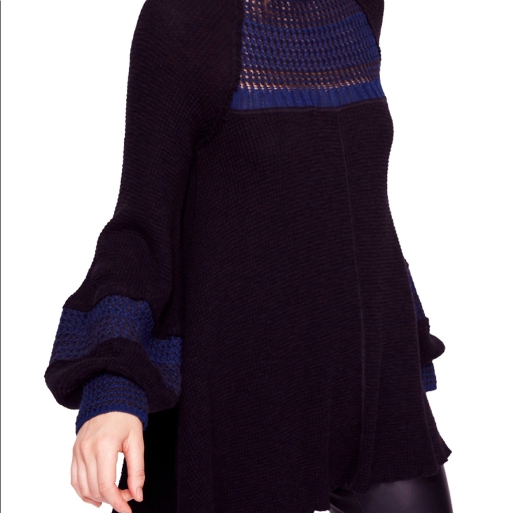 Women’s Free People black and blue Thermal top - Picture 6 of 7